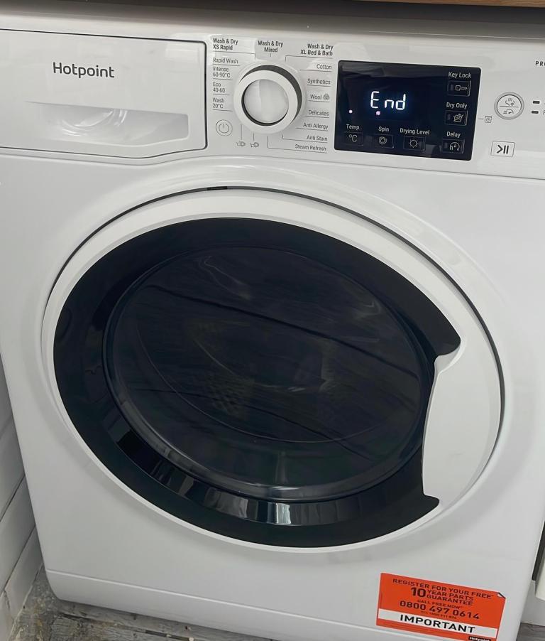 Hotpoint Washing Machine - White, Good Condition