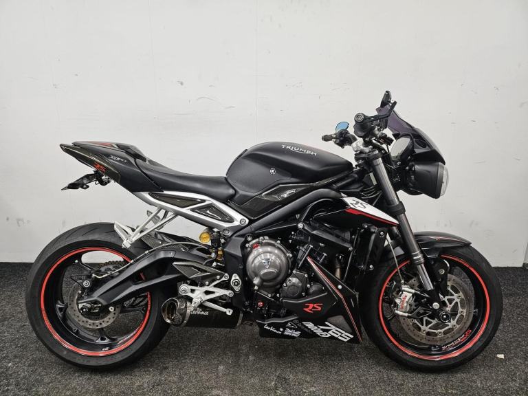 TRIUMPH STREET TRIPLE RS ** FULL SERVICE HISTORY - LEO VINCE - QUICKSHIFTER **