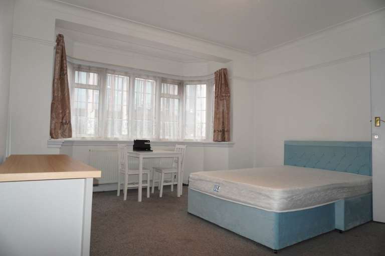 4 bedroom house in Connington Road, London