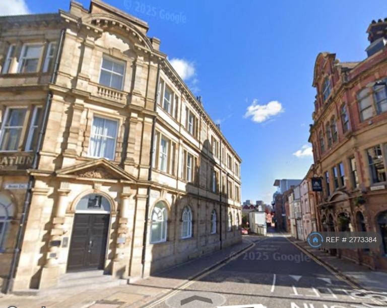 2 bedroom flat in Dock Street, Leeds, LS10 (2 bed) (#2773384)