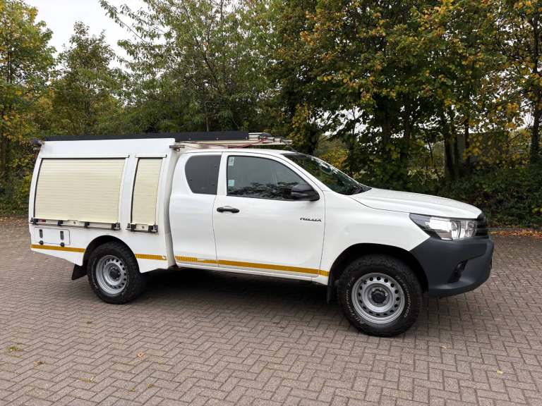 68reg Toyota Hilux 2.4 D-4D 6 Speed Utilities / Workshop Spec Extra Cab Pickup