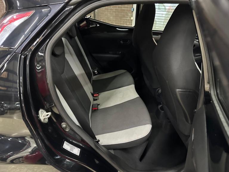 2016 Toyota AYGO 1.0 VVT-i X-Play 5dr HATCHBACK Petrol Manual