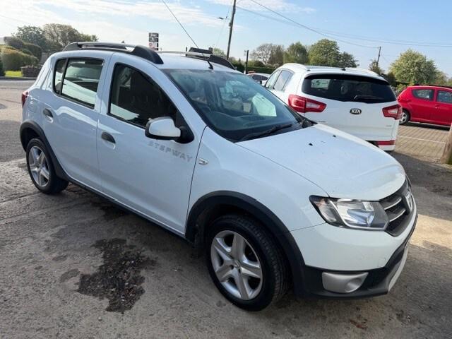 DACIA SANDERO STEPWAY 0.9 Stepway Laureate TCe 90 2015
