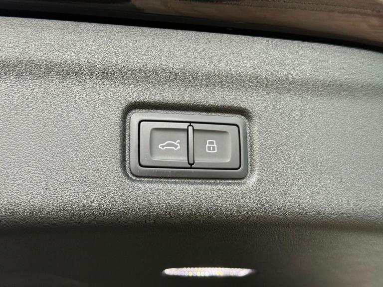  Audi Q6 e-tron 100kWh Edition 1 SUV 5dr Electric Auto quattro (388 ps) Electric Automatic