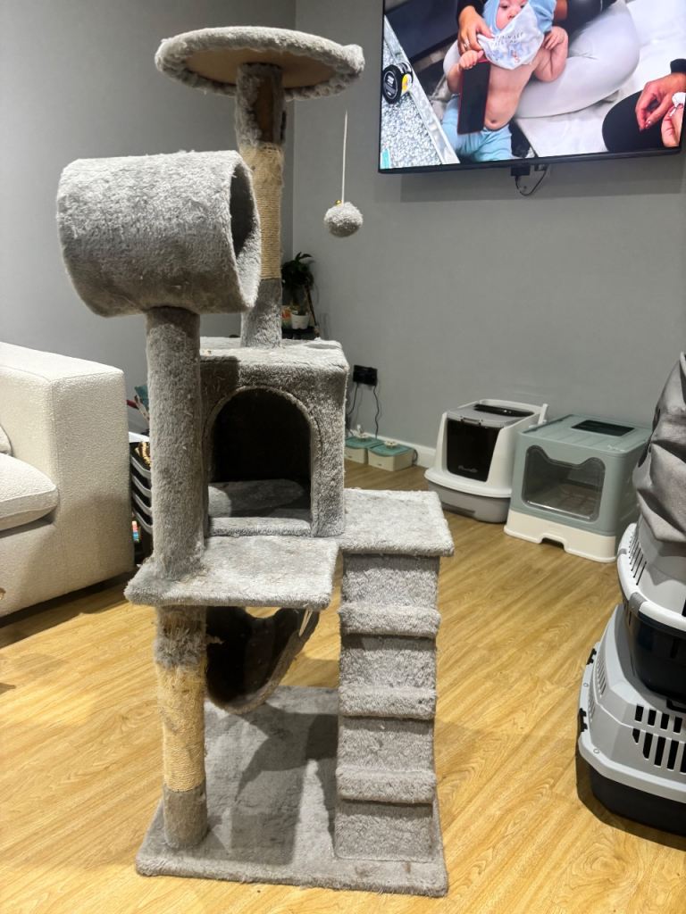 Cat tree