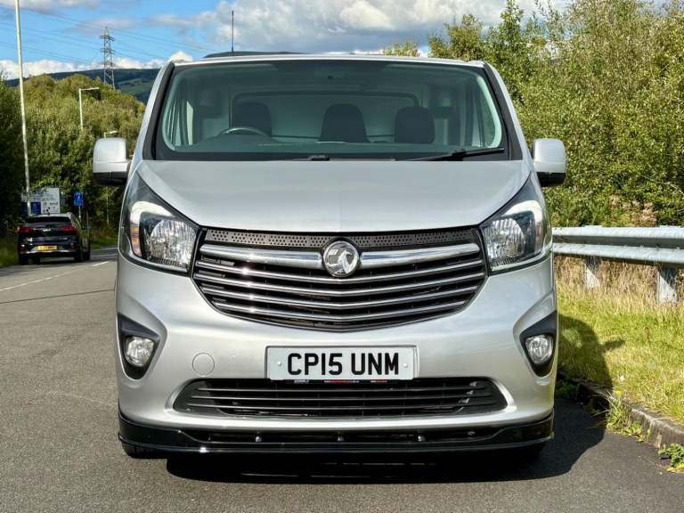 VAUXHALL VIVARO 1.6 CDTi 2700 BiTurbo ecoFLEX Sportive 2015
