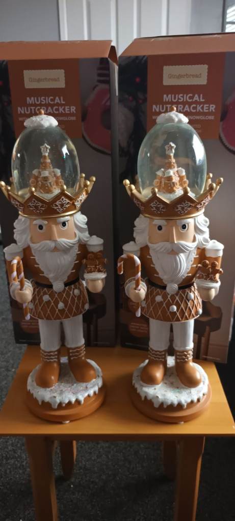 Gingerbread musical nutcrackers x2