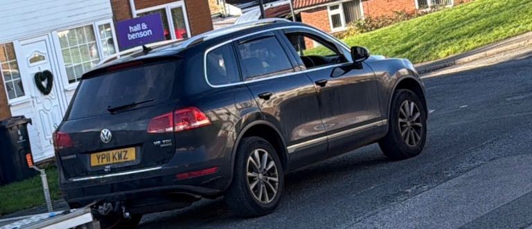Volkswagen Touareg needs new alternator read add  