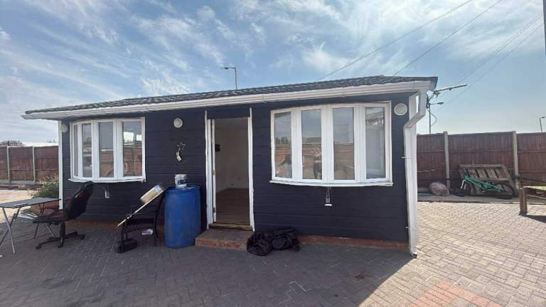 1 Bedroom / 1 Bathroom flat
