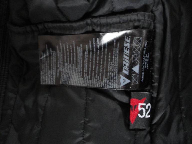 Dainese motorbike leather jacket with elbow and shoulder pads size 44 inch chest 