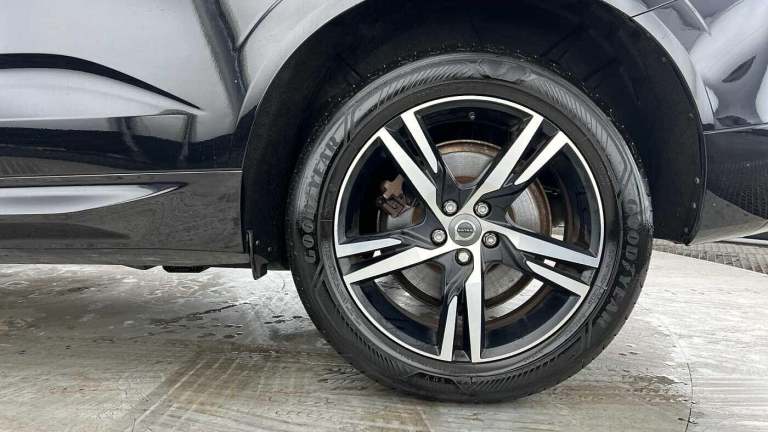 2021 Volvo XC60 R-Design, B5 AWD mild hybrid ESTATE Petrol/Electric Hybrid Automatic