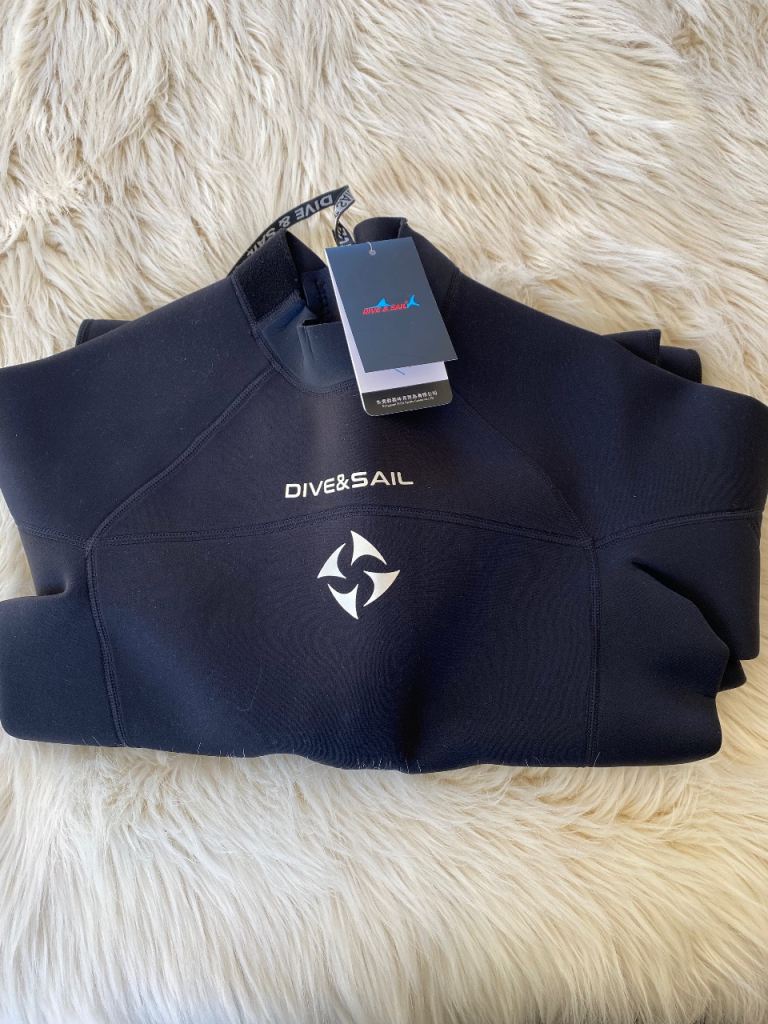 Wetsuit new with tags