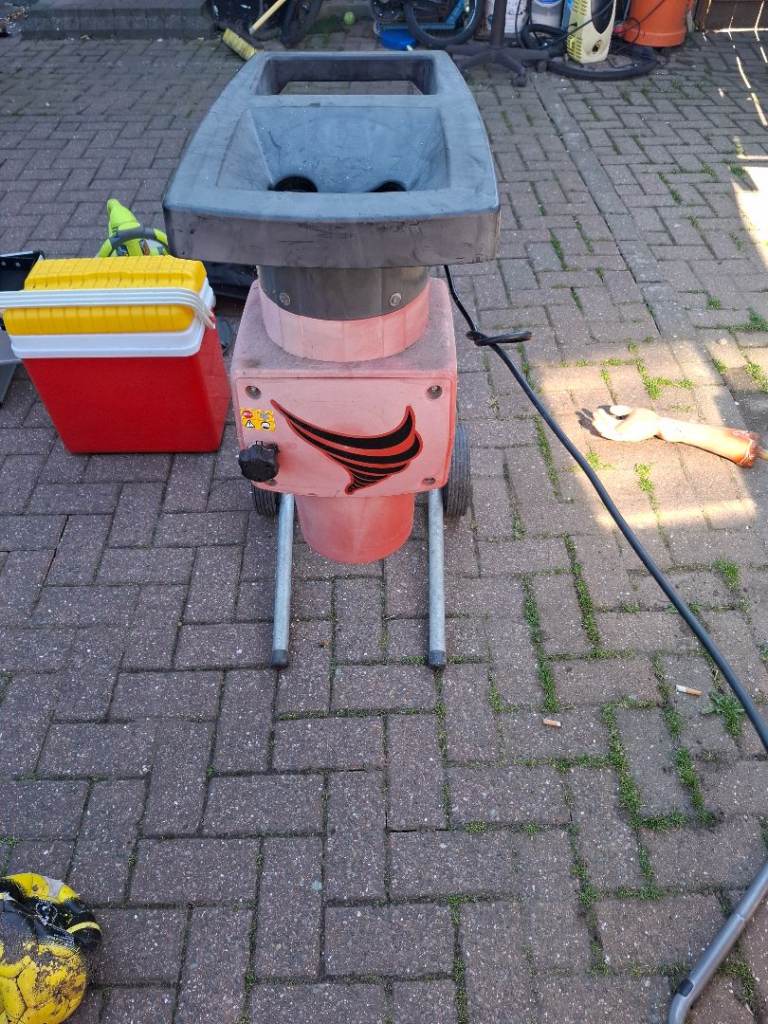 Garden branch chipper shredder 2000w fully works 
