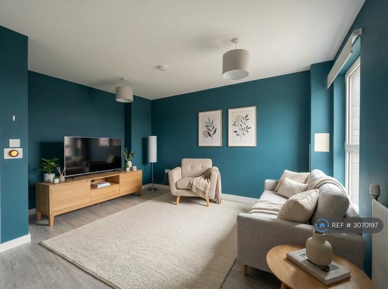 3 bedroom flat in Shipbuilding Way, London, E13 (3 bed) (#3070197)