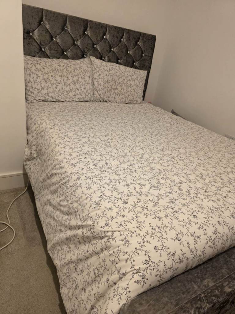 Grey Ottoman Double bed