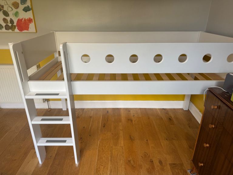 Stompa mid sleeper / single bed