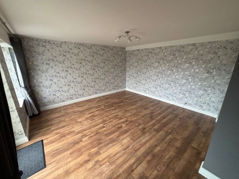 2 Bed Apartment Comber Square for rent