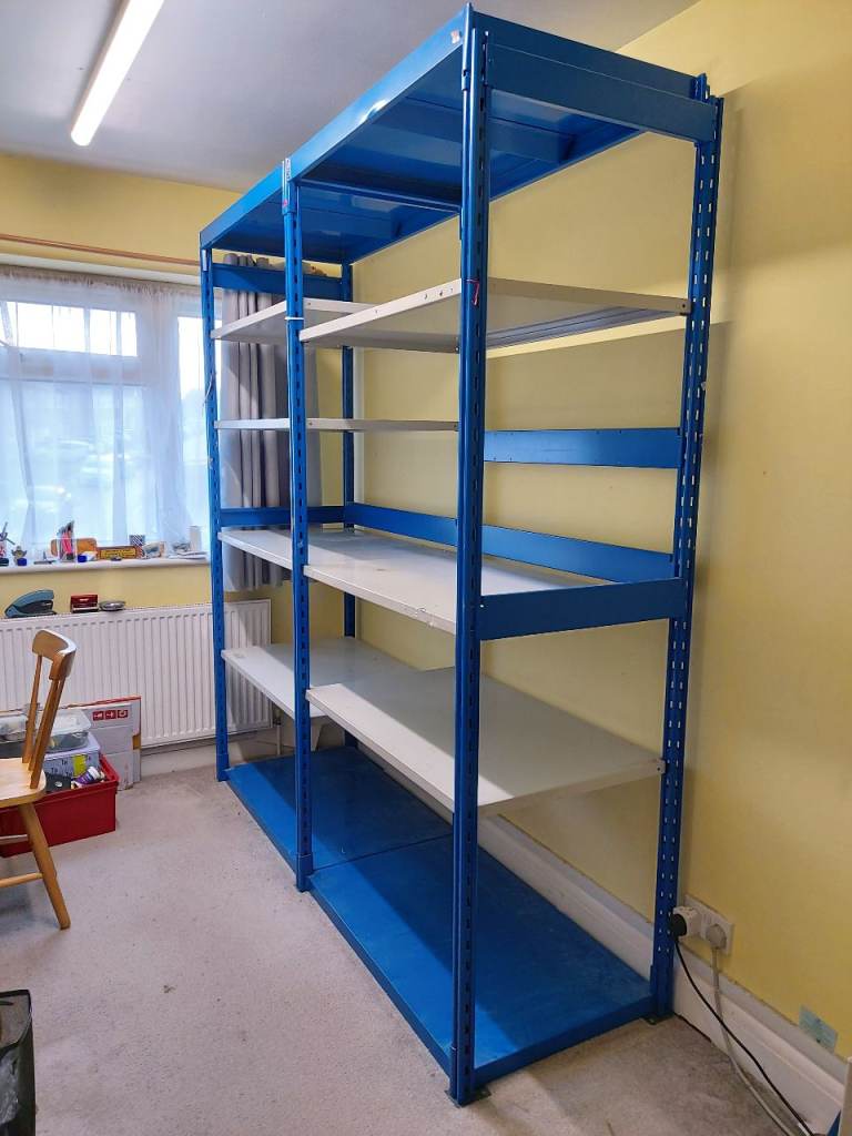 Modular free-standing office and commercial shelving by Linspace