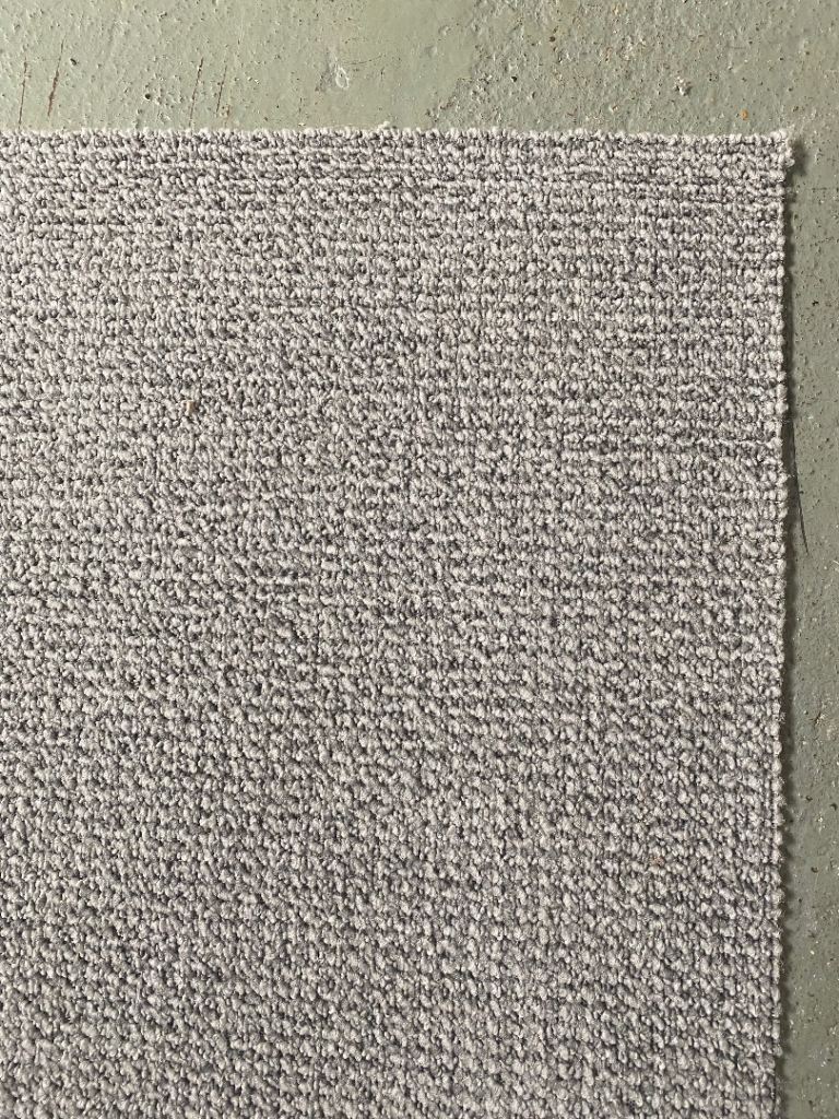 Light Grey loop pile carpet 3x4m