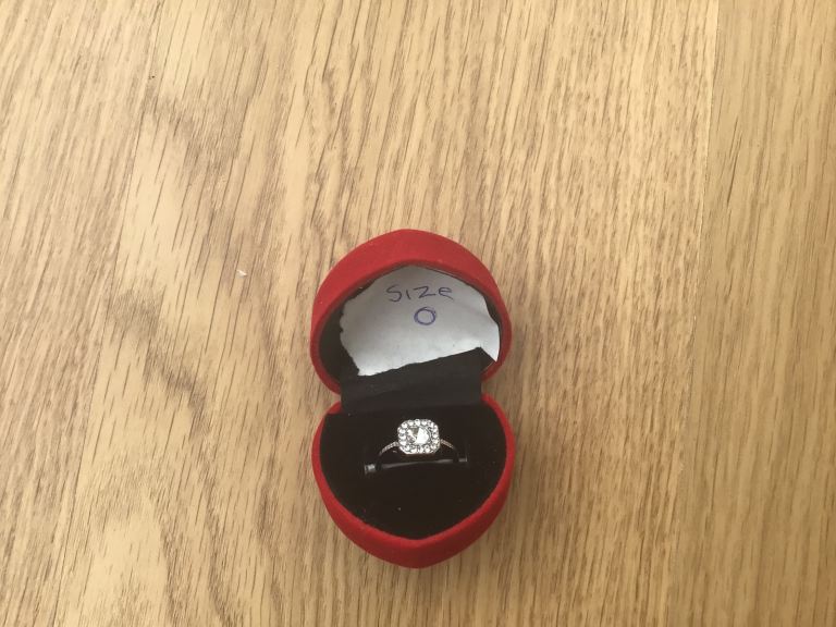 🌹 Lovely dress Ring  Size O🌹 In Heart Box  Never Been Worn  