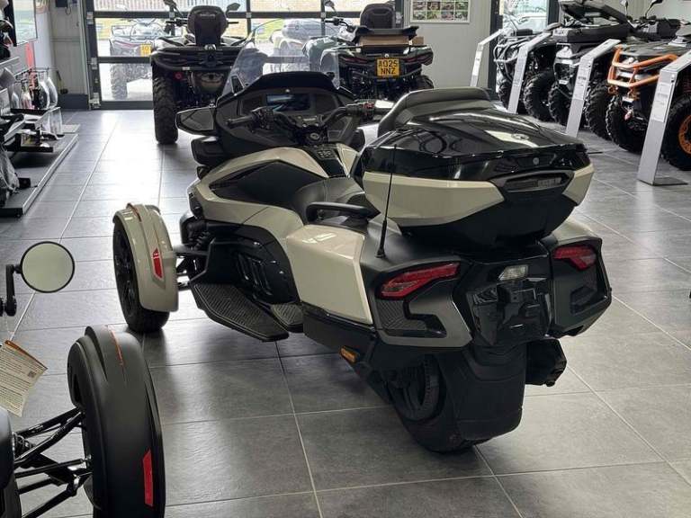 Can-Am Spyder RT 1330