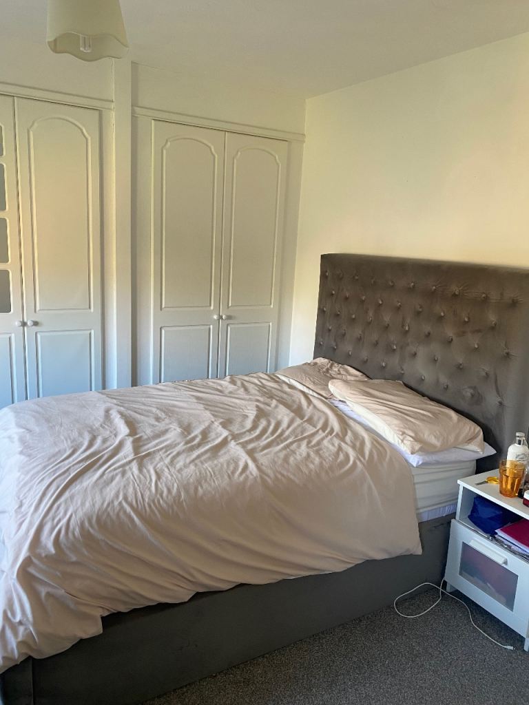 1 Double Furnished Room