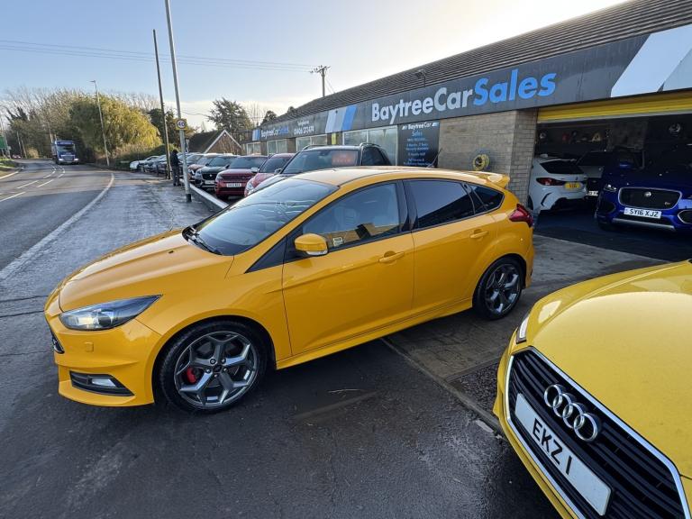 FORD FOCUS 2.0 TDCi ST-3 Yellow Auto Diesel 2018