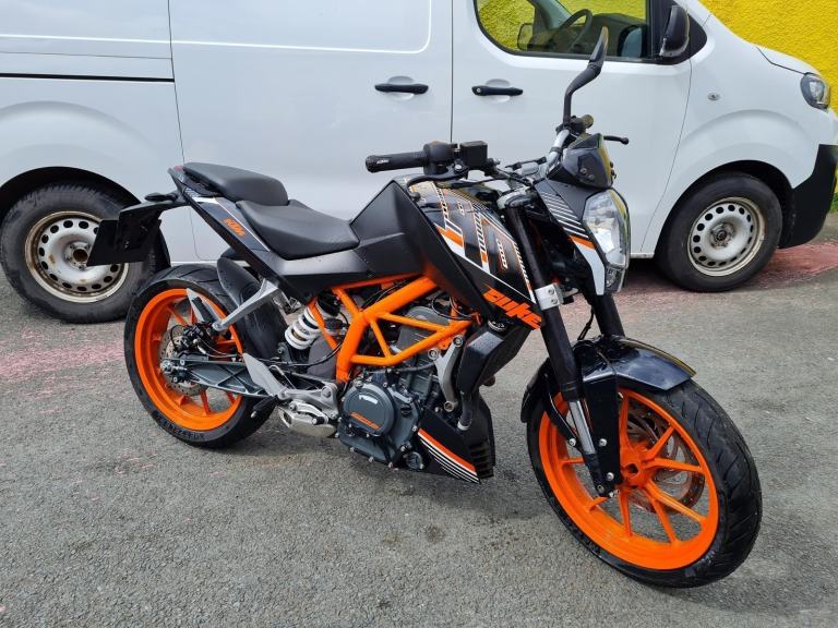 November 2016 KTM Duke 390 Only Six Thousand Miles From New, DUKE, 2016, 373 (cc)