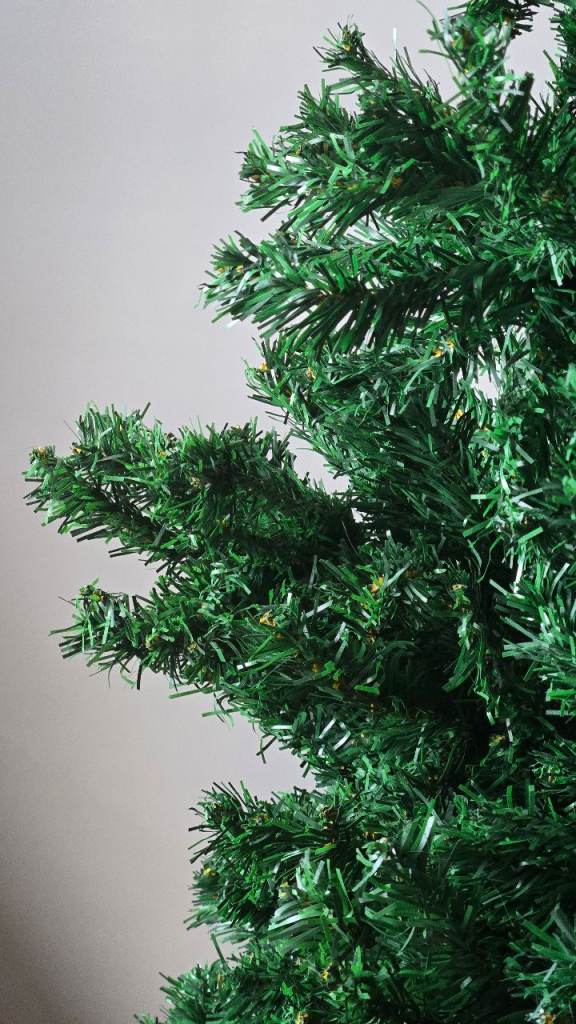 7 Foot Christmas tree
