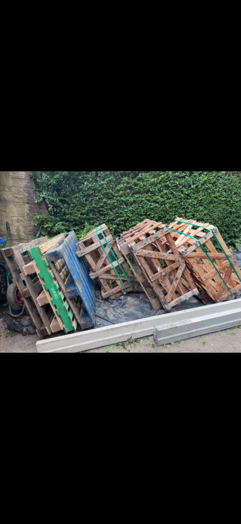 Selection of Used Wooden Pallets/Crates