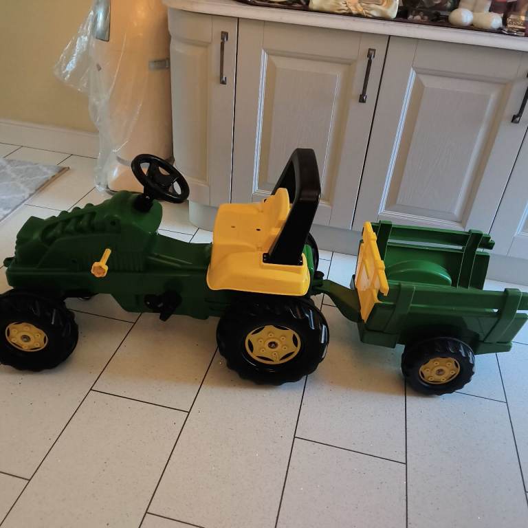 Large peddle tractor with trailer read description no offers 
