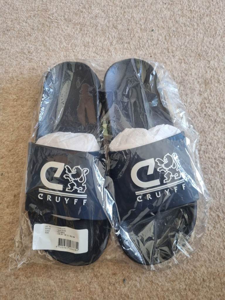 Cruyff Sliders – Black, UK 10/EU 44, Brand New