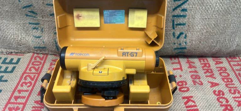 Topcon AT-G7 Surveying Level Kit 
