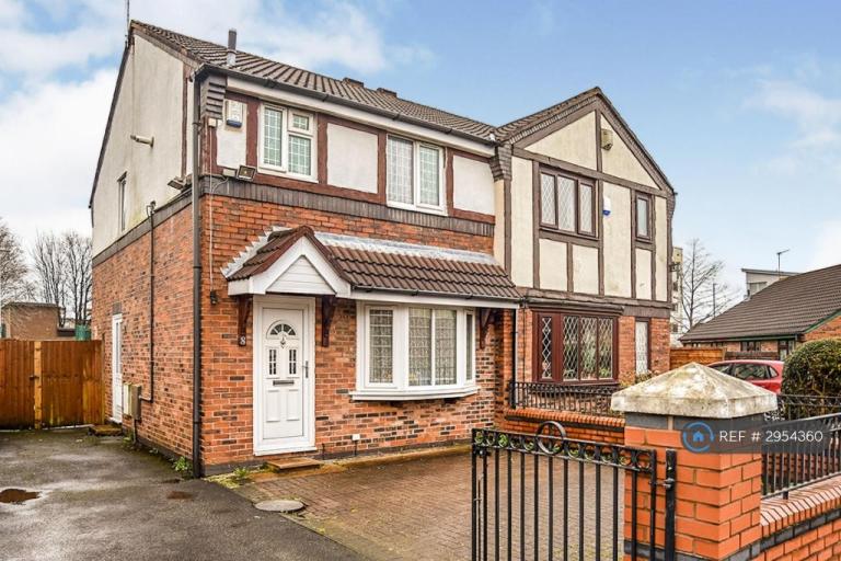 3 bedroom house in Hartwell Close, Manchester, M11 (3 bed) (#2954360)
