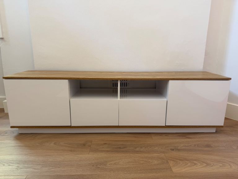 TV Board white & wood