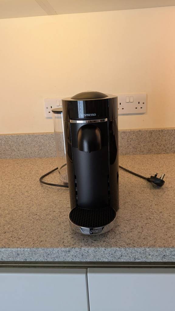 Nespresso Vertuo Plus - Automatic - Like New