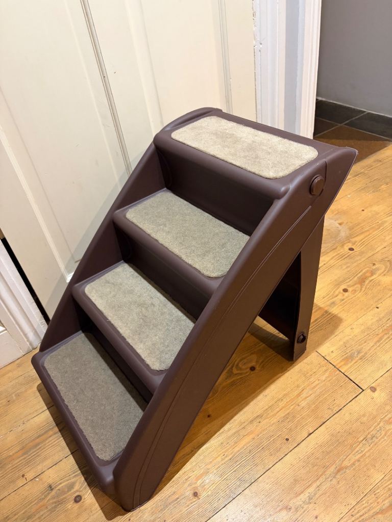 Brown 3-step pet stairs with carpeted treads