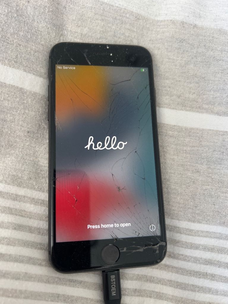 Apple iPhone - Black, Screen Damaged