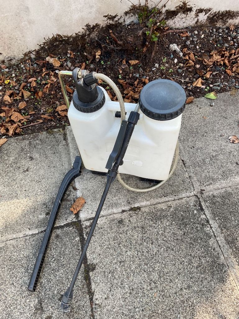 Garden Pressure Sprayer - White, Good Condition