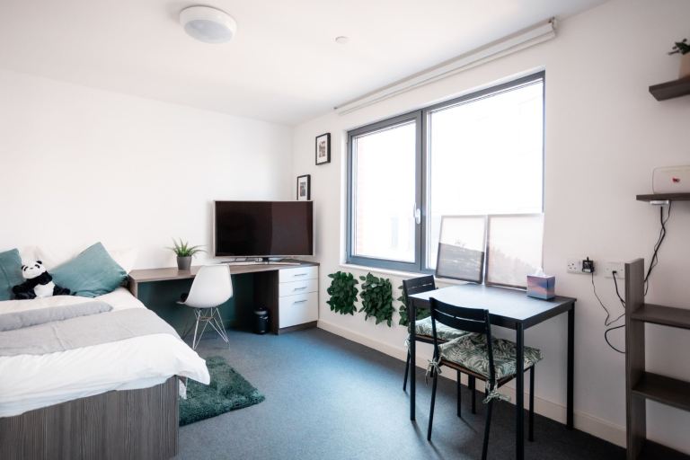 Rent a Studio flat in city centre of Sheffield 