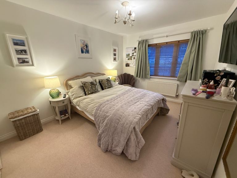 2 Bedrooms to Rent in Houseshare