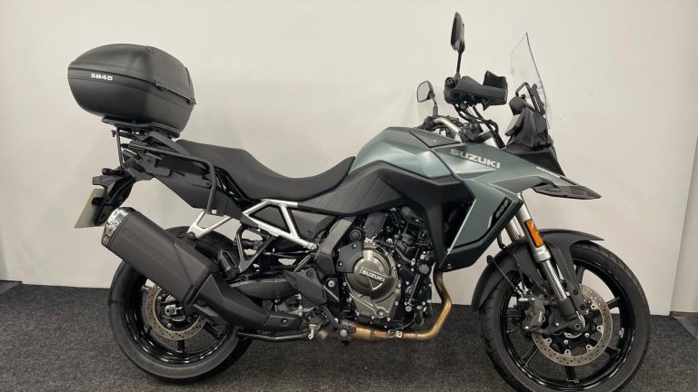 SUZUKI DL800 ** LOW MILES - COLOUR DISPLAY - FULL SERVICE HISTORY **