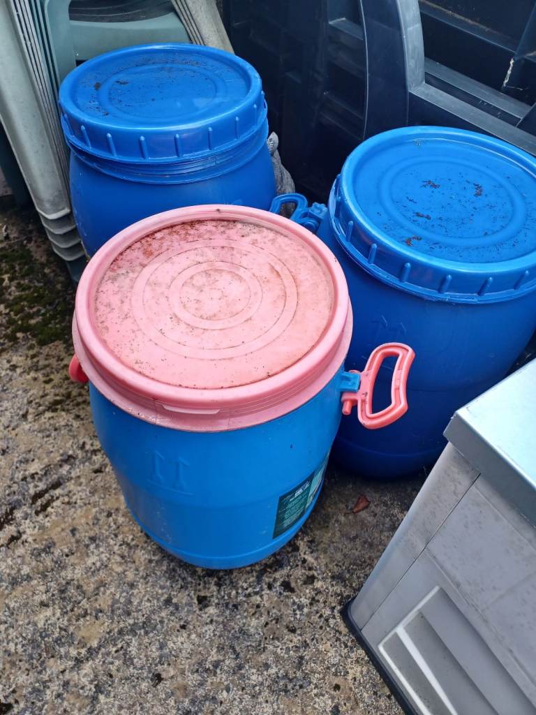 Water barrels 