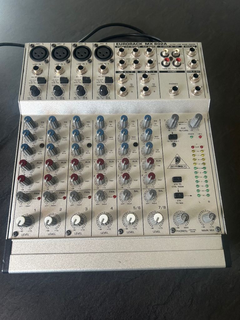 Behringer Eurorack Mx802a Mixer