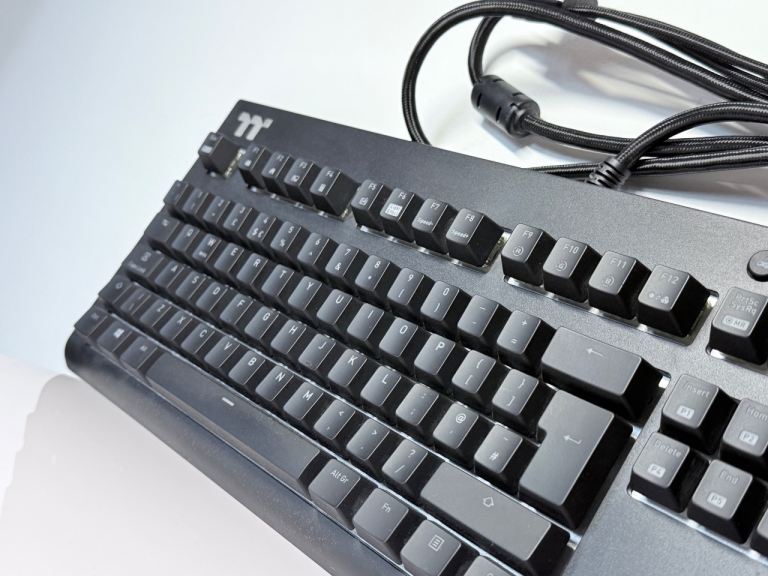 Thermaltake X1 RGB Mechanical Gaming Keyboard – Good Condition