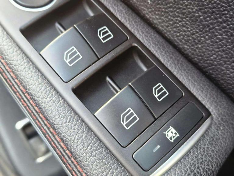 2016 Mercedes-Benz GLA GLA 220d 4Matic AMG Line 5dr Auto [Prem Plus] ESTATE DIESEL Automatic