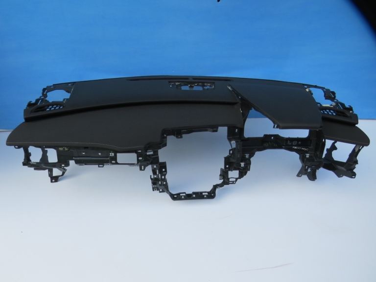 LEXUS UX 250H DASHBOARD IN BLACK 2022-ON