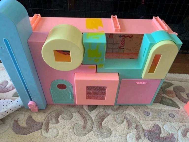 Colourful Foldable Dollhouse with Accessories – Good Condition