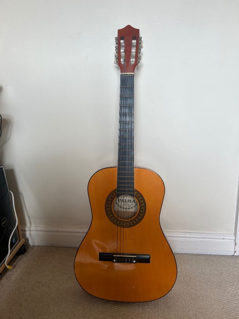 Palma Classical Guitar – Good Condition, Natural Wood Finish