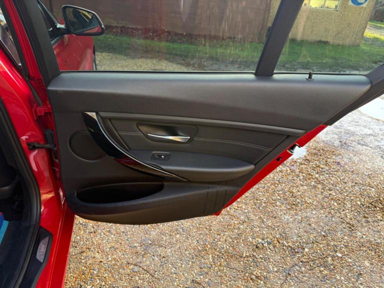 2013 BMW 3 Series 2.0 320d Sport Auto Euro 5 (s/s) 4dr SALOON Diesel Automatic